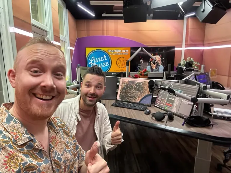 In de radiostudio van Omroep Gelderland